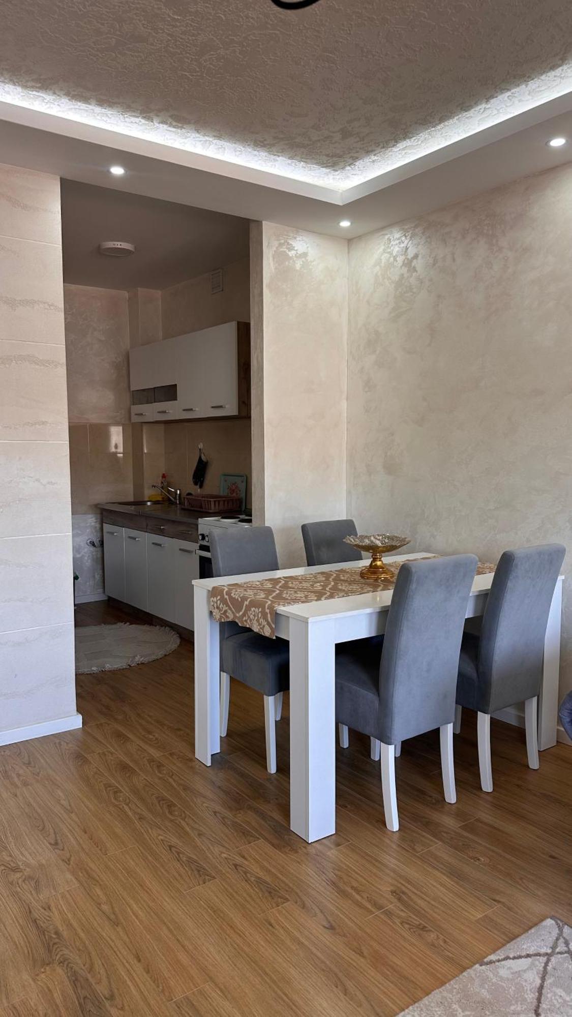 Apartman Ano Lux โนวีปาซาร์ ภายนอก รูปภาพ